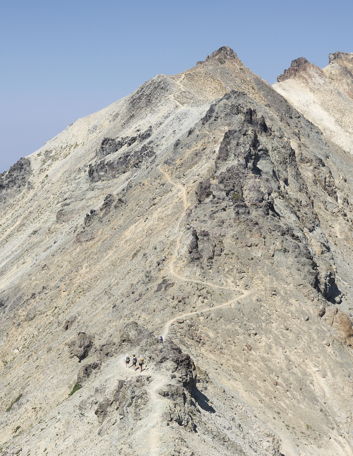 Wanderer durchqueren die Goat Rock Wilderness in Washington