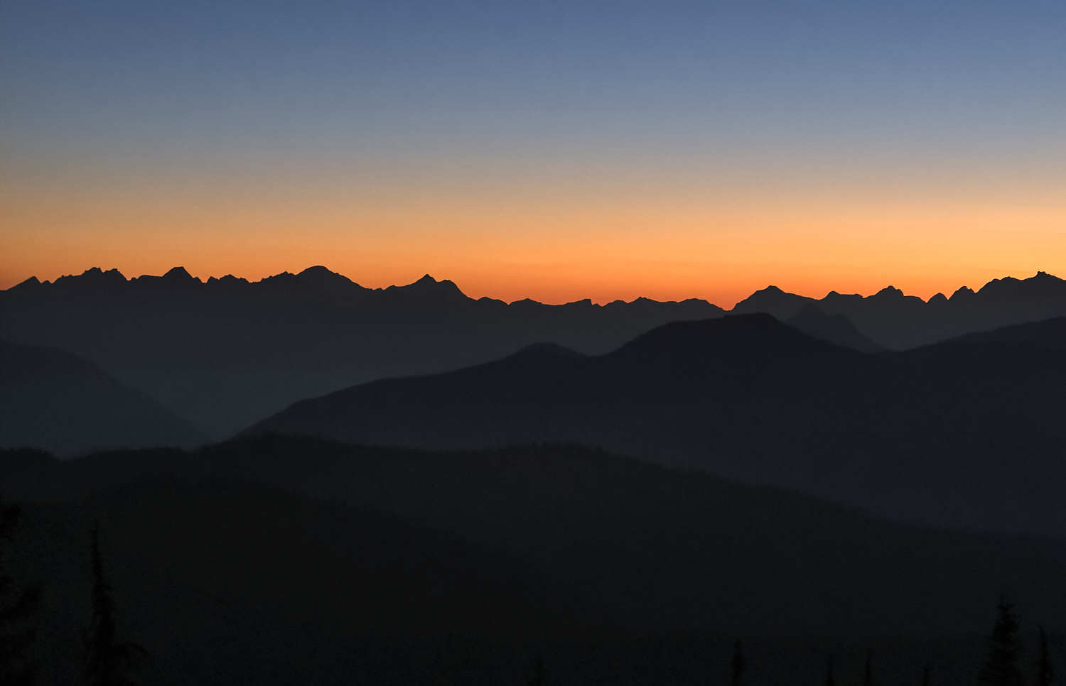 Blick nach Westen über die Kaskadenkette am Abend des 14. September